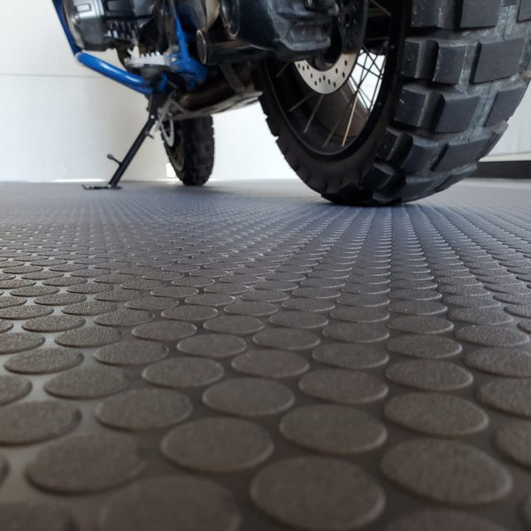 Industrial Rubber Flooring – R11 Slip Rated, Oil Resistant, Impact-Proof for Garages & Workshops - Image 2 - Rubber Matting Direct UK