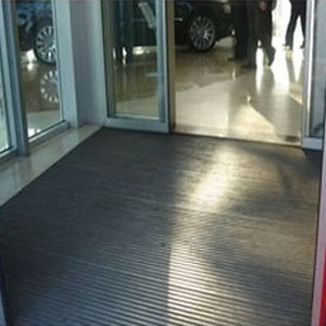 Enhance Entryways with Broad Ribbed Rubber Entrance Matting Roll