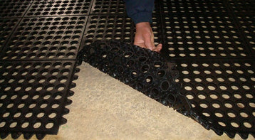 Premium Non-Slip Heavy Duty Rubber Link Mats with Drainage Holes