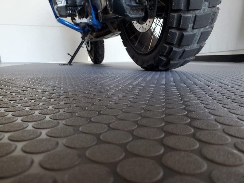Heavy-Duty Non-Slip Rubber Mat Roll Textured Stud Pattern, R11 Slip Resistance, Oil Resistant for Garage, Workshop, Gym