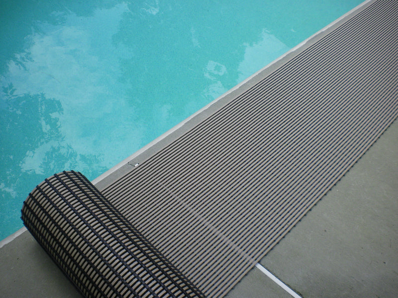 High-Traffic Pool And Wet Areas Safety Mats