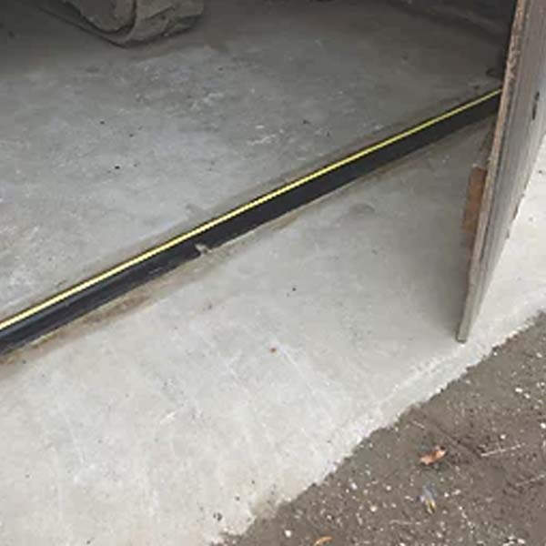Heavy Duty Black Garage Door Threshold Seal - Prevents Draughts and Dust Infiltration