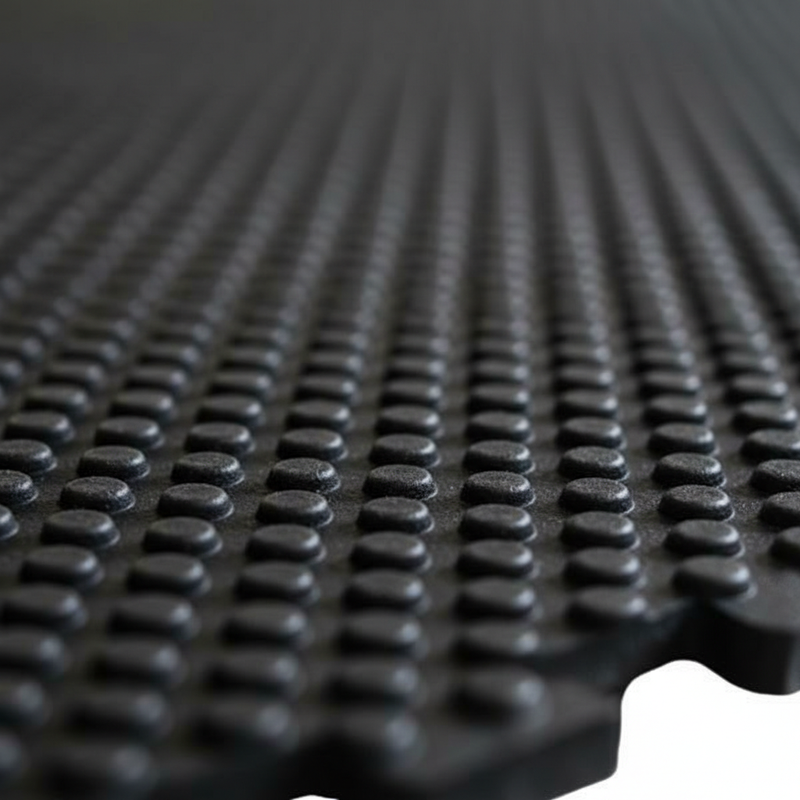 Bubble-Top Anti-Slip Texture Close-Up - Rubber Horse Mat