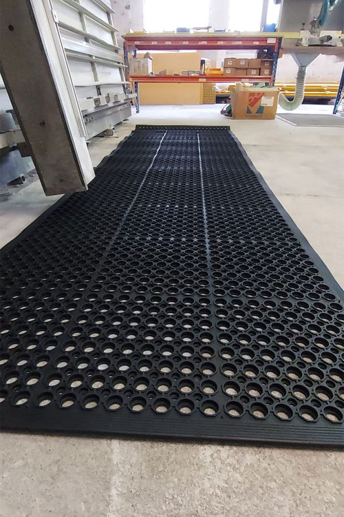 Rubber Entrance Mats with Drainage Holes