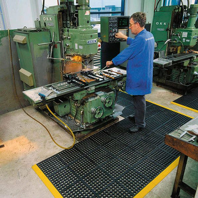 Anti-Slip Decking Mats with Drainage Holes