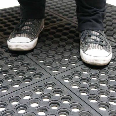 Non-Slip Rubber Matting Deck Safety for Enhanced Grip and Durability