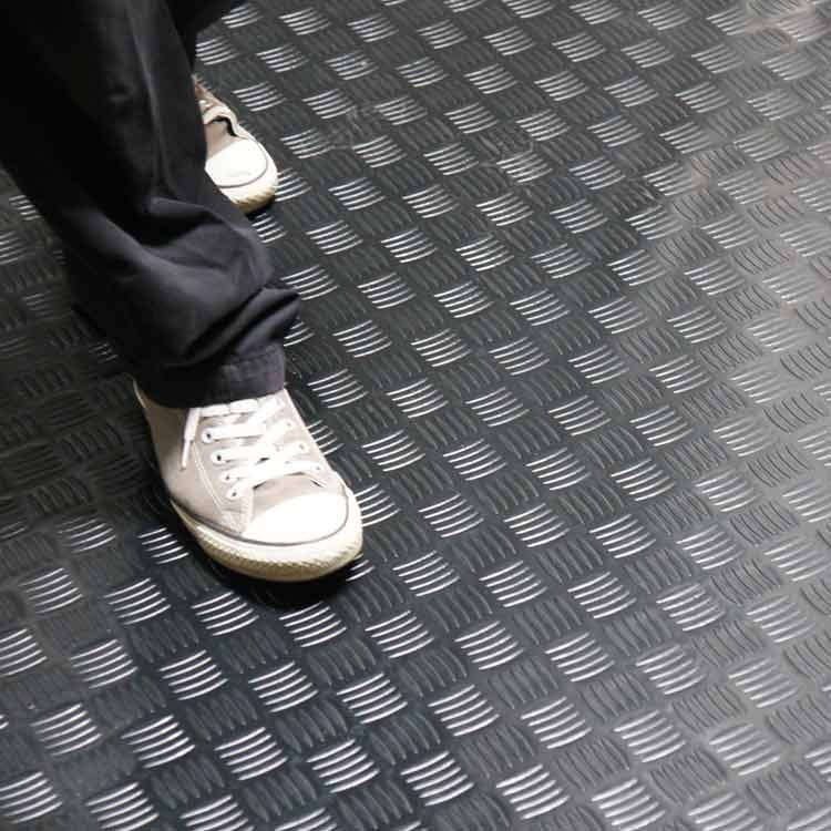 Checker Pattern Rubber Garage Flooring